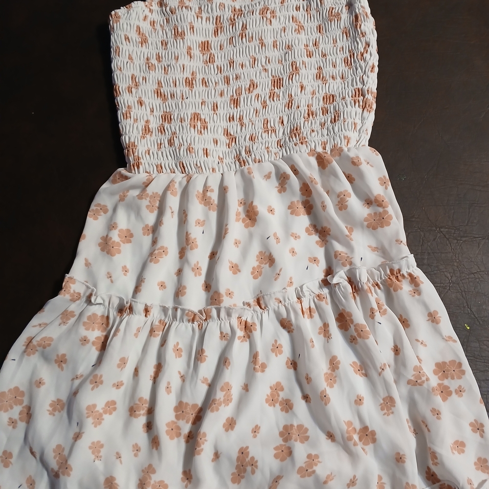Charming Floral Woman Dress in White and Brown